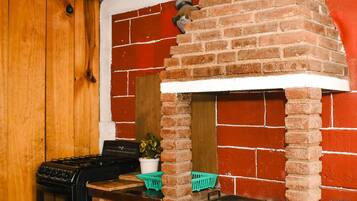 Habitación, 1 habitación, para fumadores, balcón | Cocina privada | Utensilios de cocina