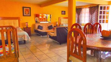 Apartment, 3 Bedrooms, Accessible, Smoking | Lounge