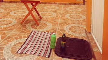 Apartment, 3 Bedrooms, Accessible, Smoking | Living area