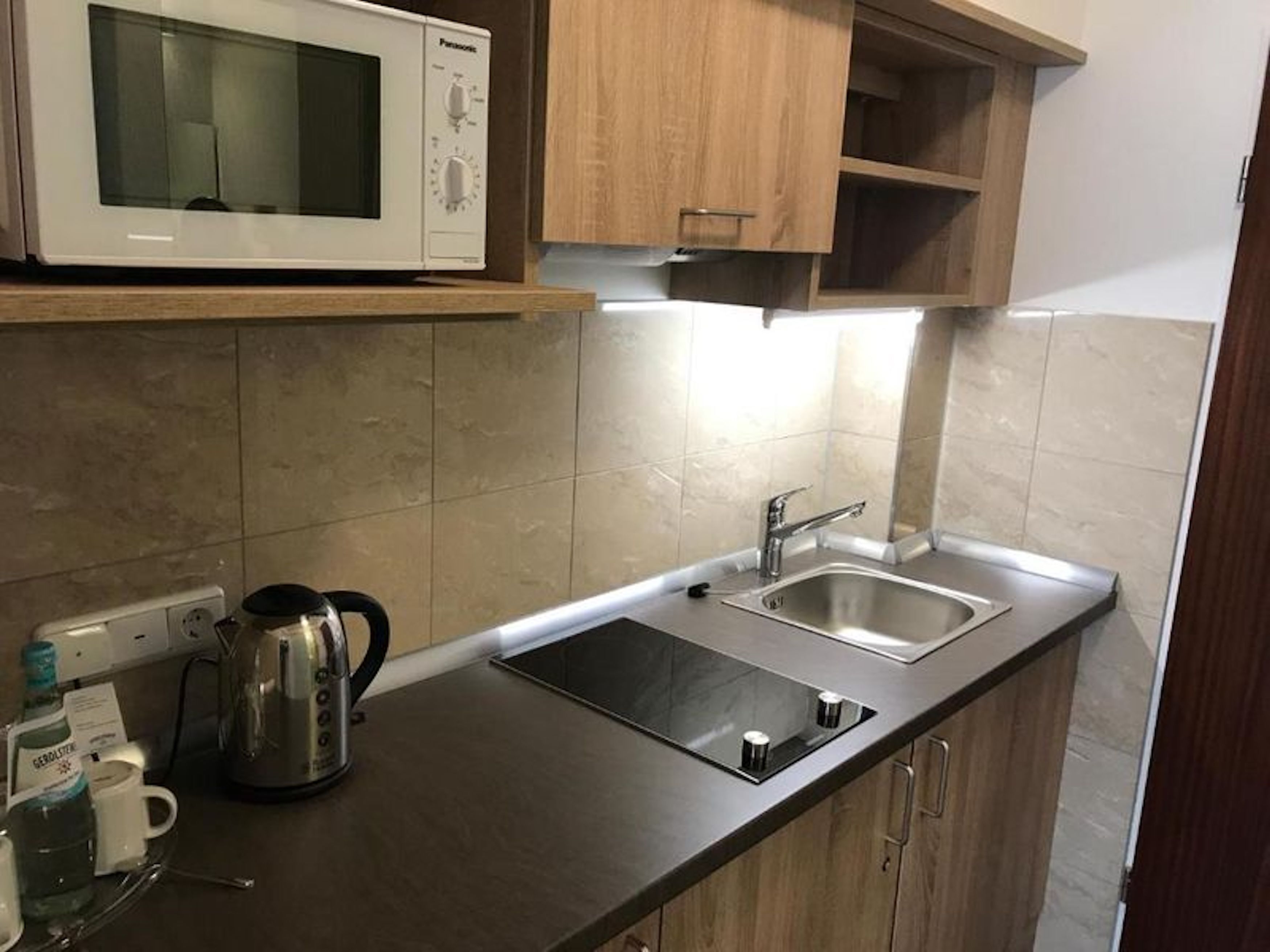 Chambre, 1 chambre, balcon, vue sur la ville | Cuisine privée