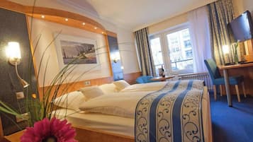Room, 1 Bedroom, Balcony, City View | 1 bedroom, soundproofing, free WiFi