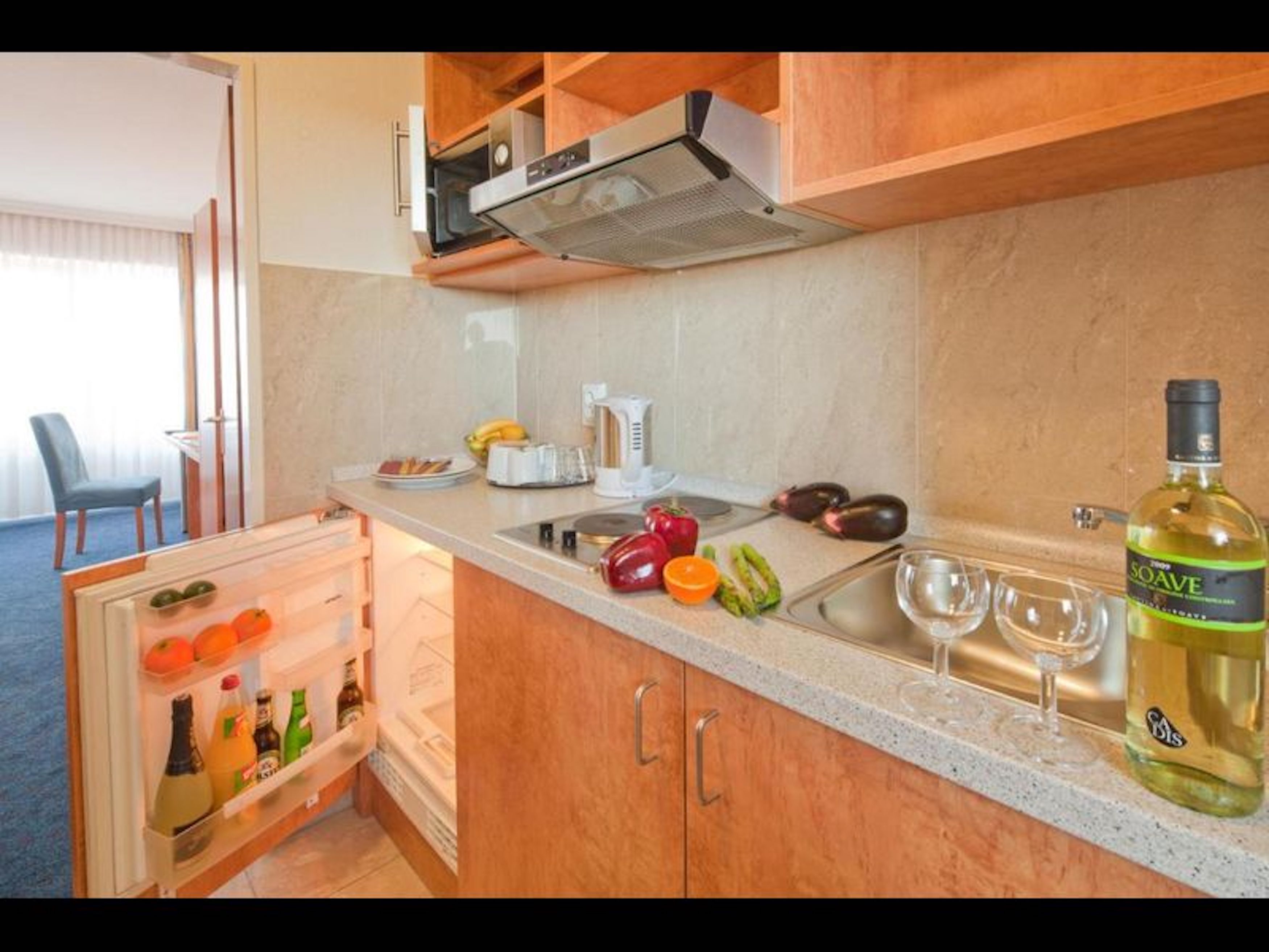 Room, 1 Bedroom, Balcony, City View | Interior