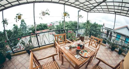 Hillside Homestay Hue - Em Room top Apartment