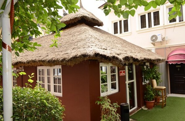 Room, 2 Bedrooms, Accessible, Smoking | Exterior