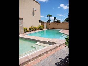 아파트, 침실 4개, 흡연, 테라스 | 수영장 | 야외 수영장