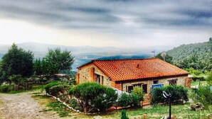 Front of property - Paradise in Tuscany - Gelsomino Room With Bath And Breakfast (Roccastrada)