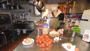 Private kitchen - Paradise in Tuscany - Gelsomino Room With Bath And Breakfast (Roccastrada)