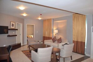 Room, 1 Bedroom, Smoking, Private Pool | Living room