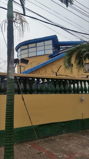 Exterior - Room-divine Fountain Hotel - Deluxe (Lagos)