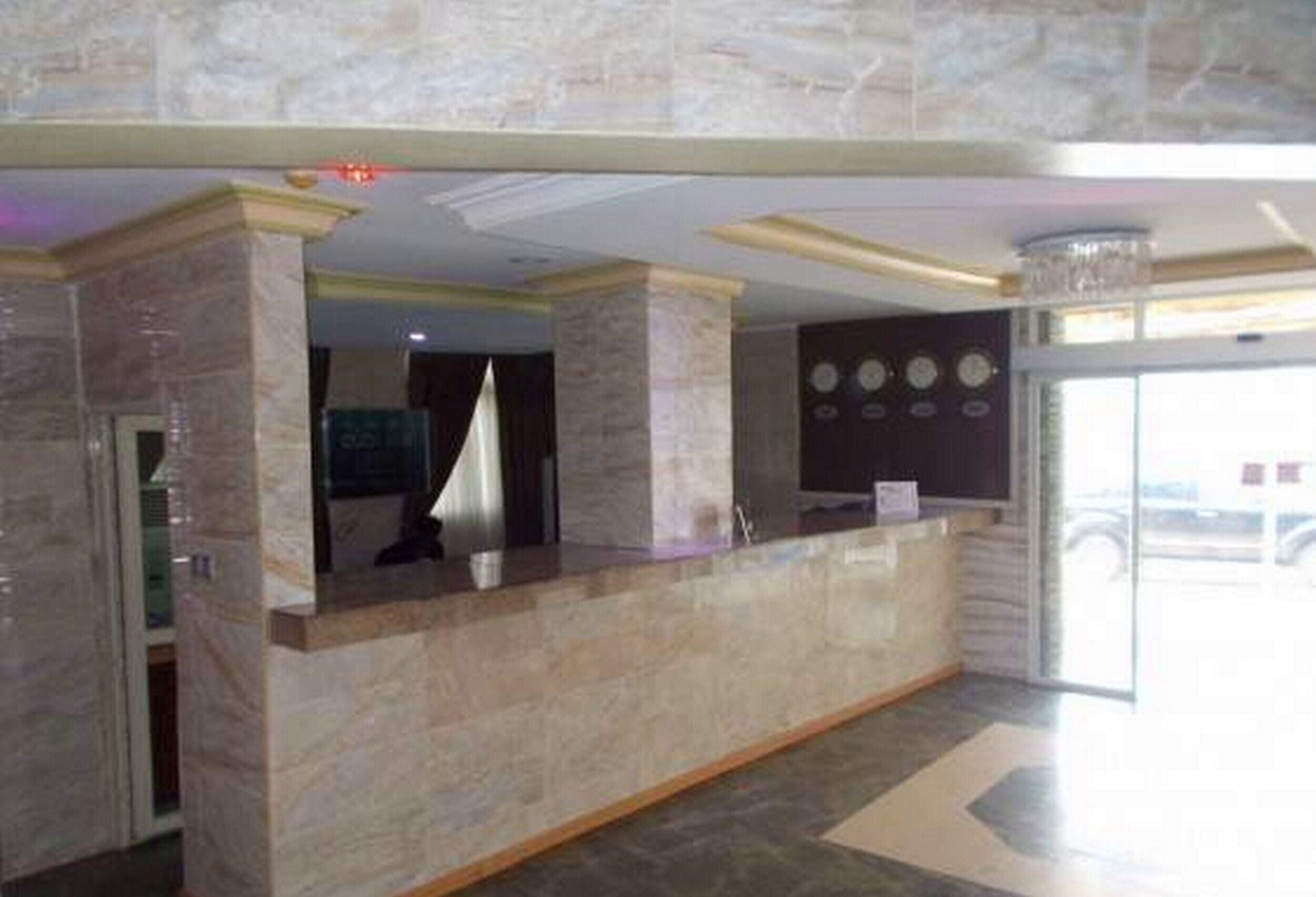 Room, 1 Bedroom, Accessible, Smoking | Lobby