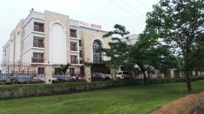 Apartment, 2 Bedrooms, Accessible, Smoking | Exterior
