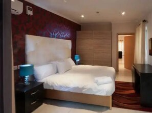 Room, 3 Bedrooms, Accessible, Smoking