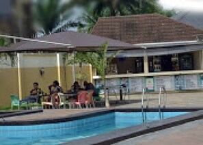 Zimmer, 1 Schlafzimmer, barrierefrei, Raucher | Pool | Innenpool