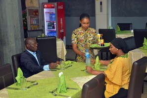 客房, 1 间卧室, 无障碍, 吸烟房 | 住宿场地