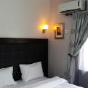 Zimmer, 1 Schlafzimmer, barrierefrei, Raucher | 1 Schlafzimmer