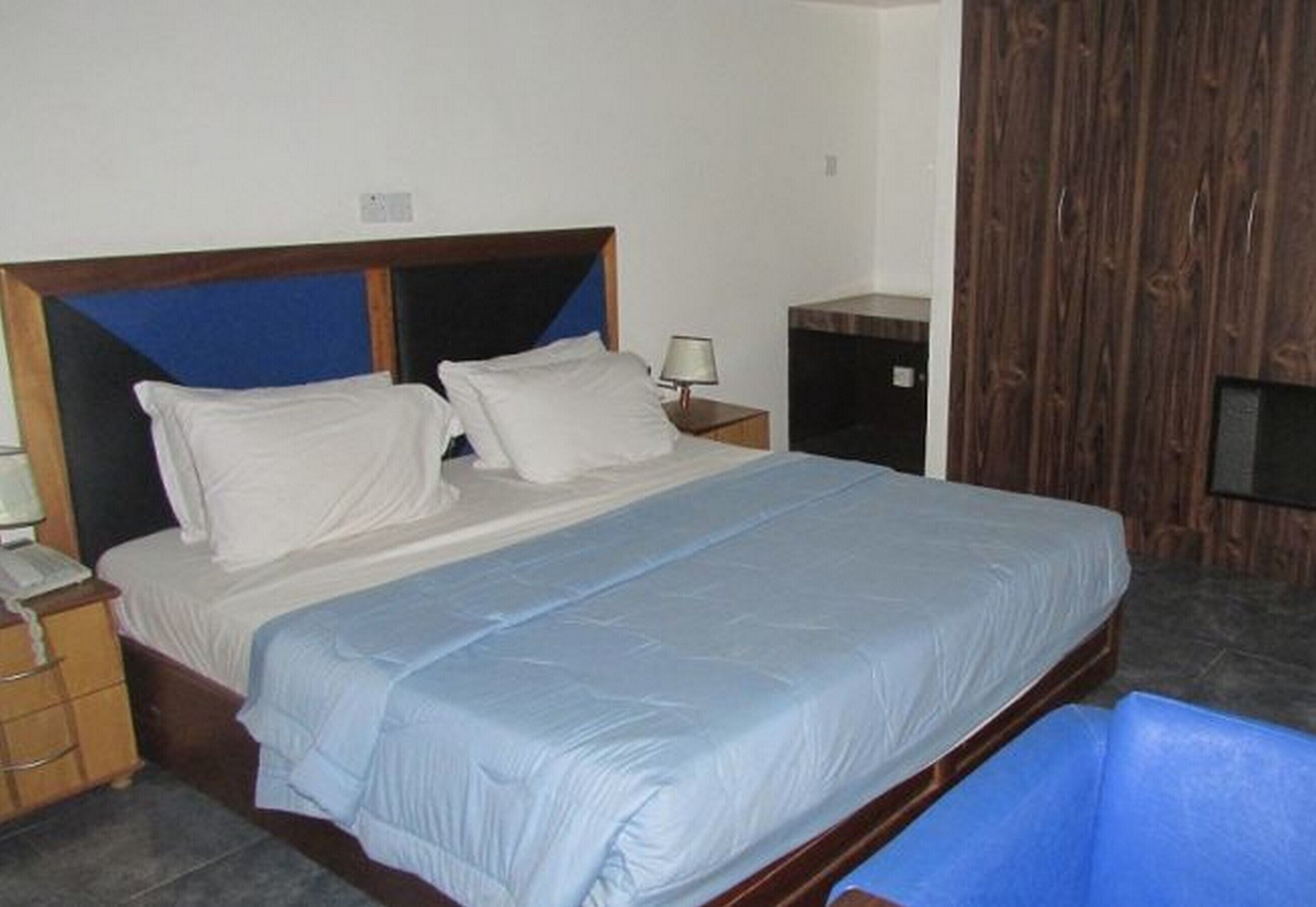 Room, 1 Bedroom, Accessible, Smoking | 1 bedroom