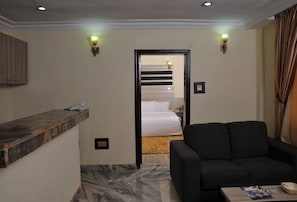 Room, 1 Bedroom, Accessible, Smoking | 1 bedroom - Room-hotel De Bently - Deluxe (Abuja)