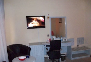 Habitación, 1 habitación, con acceso para personas discapacitadas, para fumadores | Restaurantes