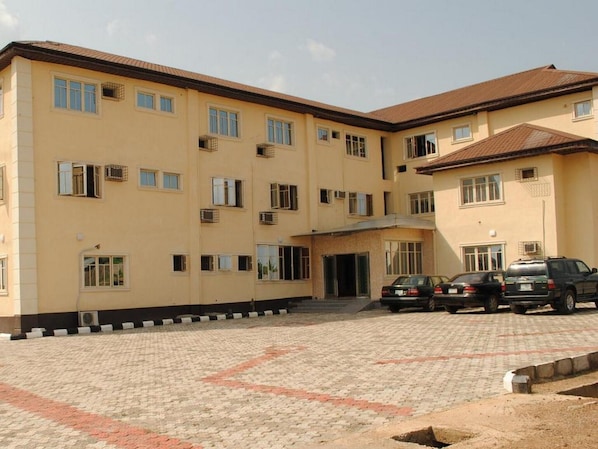 Exterior - Room-mikagn Hotels and Suites - Guest Ro (Ibadan)
