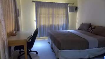 Room, 1 Bedroom, Accessible, Smoking | 1 bedroom, WiFi