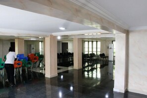 Room, 1 Bedroom, Accessible, Smoking | Dining