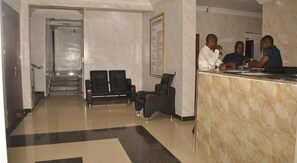Room, 1 Bedroom, Accessible, Smoking | Lobby