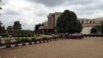 Chambre, 1 chambre, accessible aux personnes Ă mobilitĂ© rĂ©duite, fumeur | Enceinte de lâhĂ©bergement