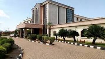 Chambre, 1 chambre, accessible aux personnes Ă mobilitĂ© rĂ©duite, fumeur | Enceinte de lâhĂ©bergement