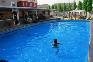Chambre, 1 chambre, accessible aux personnes à mobilité réduite, fumeur | Piscine