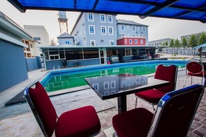 Room, 1 Bedroom, Accessible, Smoking | Kolam renang | Kolam renang tertutup 