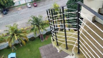 Room, 1 Bedroom, Accessible, Smoking | Property grounds