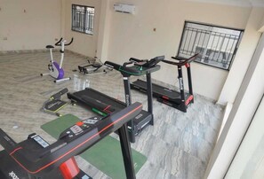 Room, 1 Bedroom, Accessible, Smoking | Fitness studio