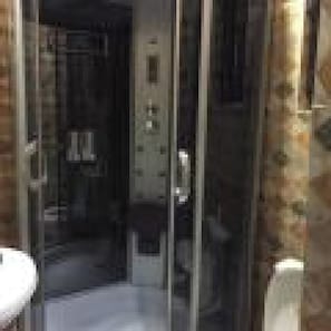 Room, 1 Bedroom, Accessible, Smoking | Bathroom