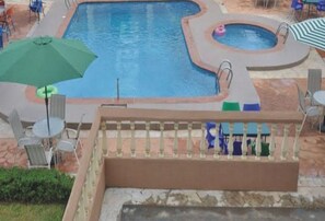 Chambre, 1 chambre, accessible aux personnes à mobilité réduite, fumeurs | Piscine | Piscine couverte