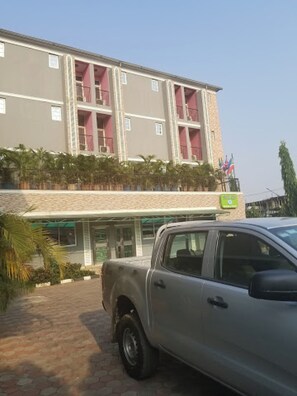Front of property - Room-solab Hotel - Classic (Lagos)