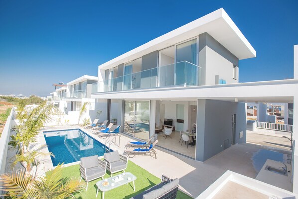 Villa, 3 habitaciones, para fumadores, alberca privada | Alberca | Alberca al aire libre