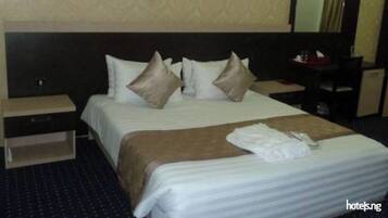 Room, 1 Bedroom, Accessible, Smoking | 1 bedroom