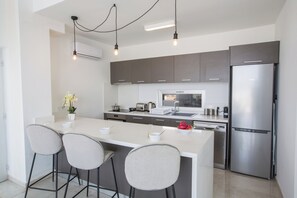 Villa, 3 Bedrooms, Smoking, Private Pool | Private kitchen