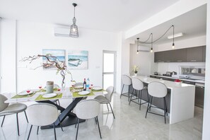 Villa, 3 Bedrooms, Smoking, Private Pool | Dining