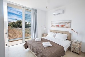 Villa, 3 chambres, fumeur, piscine privée | 3 chambres, Wi-Fi