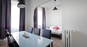 Apartment, 2 Schlafzimmer | Speisen