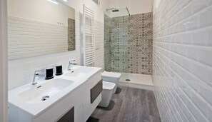 Apartemen, 2 kamar tidur | Kamar mandi
