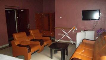 Room, 1 Bedroom, Accessible, Smoking | Room amenity