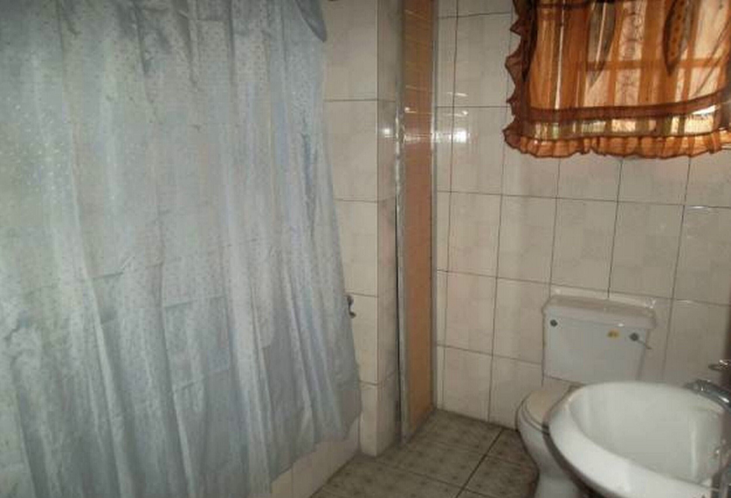 Room, 1 Bedroom, Accessible, Smoking | Bathroom