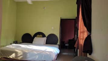 Room, 1 Bedroom, Accessible, Smoking | 1 bedroom
