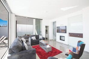 Villa, 5 chambres, fumeur, piscine privée | Aire de séjour