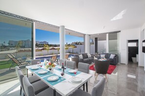Villa, 5 chambres, fumeur, piscine privée | Restauration