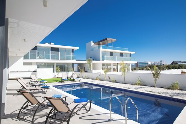 Villa, 5 chambres, fumeur, piscine privée | Piscine | Piscine extérieure