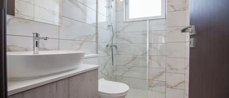 Villa, 5 chambres, fumeur, piscine privée | Salle de bain