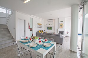 Villa, 2 Schlafzimmer, Raucher, eigener Pool | Speisen